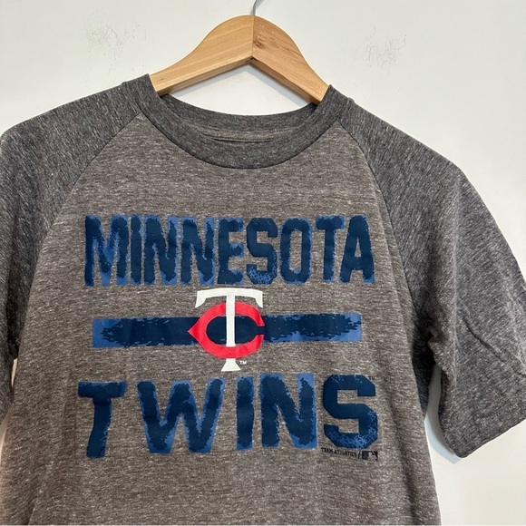 Minnesota Twins gray T-Shirt team athletics genuine merchandise - Picture 4 of 4